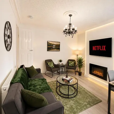 Spacious 2 Bedroom Near Centre ,pets Welcome , Parking ,wifi * Leeds (West Yorkshire)